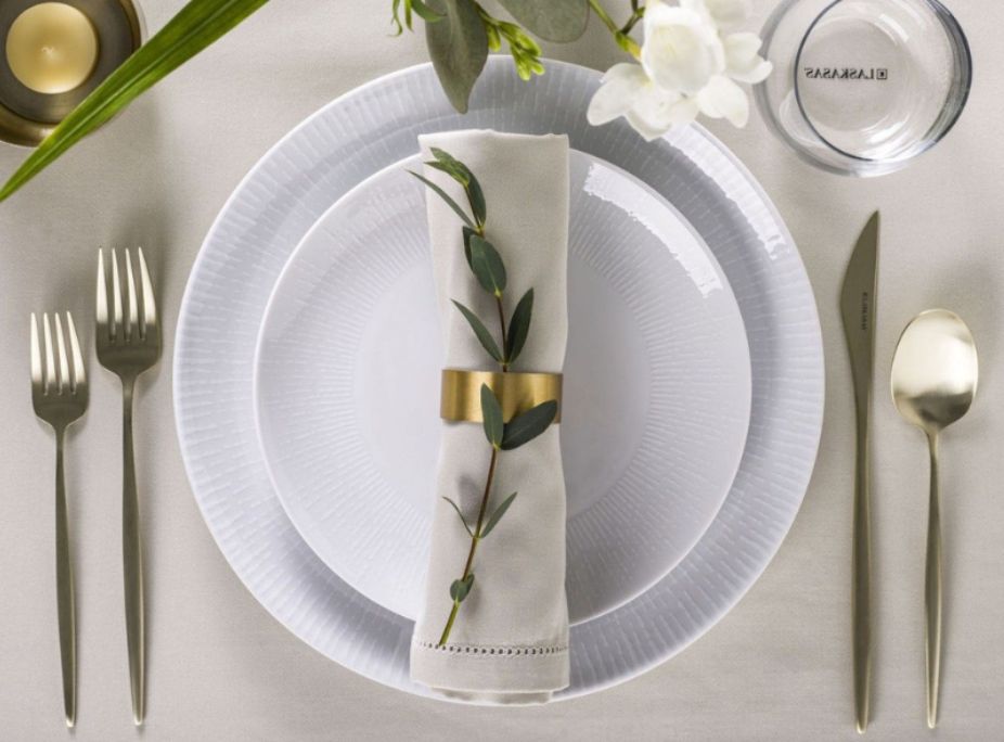 Juego de Vajilla e Cubiertería Laskasas