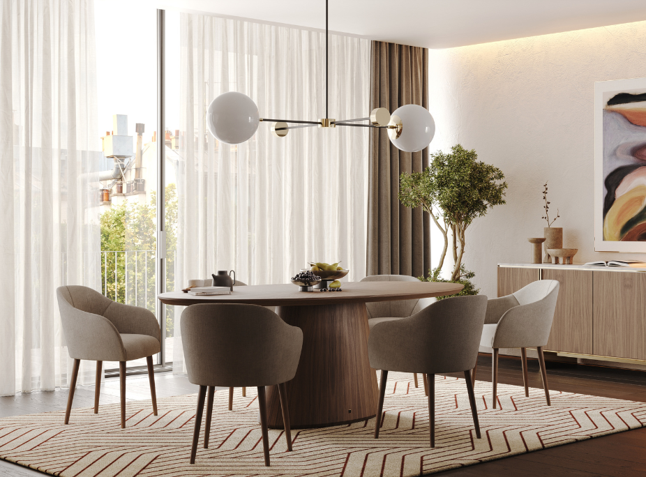 Comedor con mesa ovalada de madera y una l�mpara de techo de dise�o minimalista con dos globos luminosos.