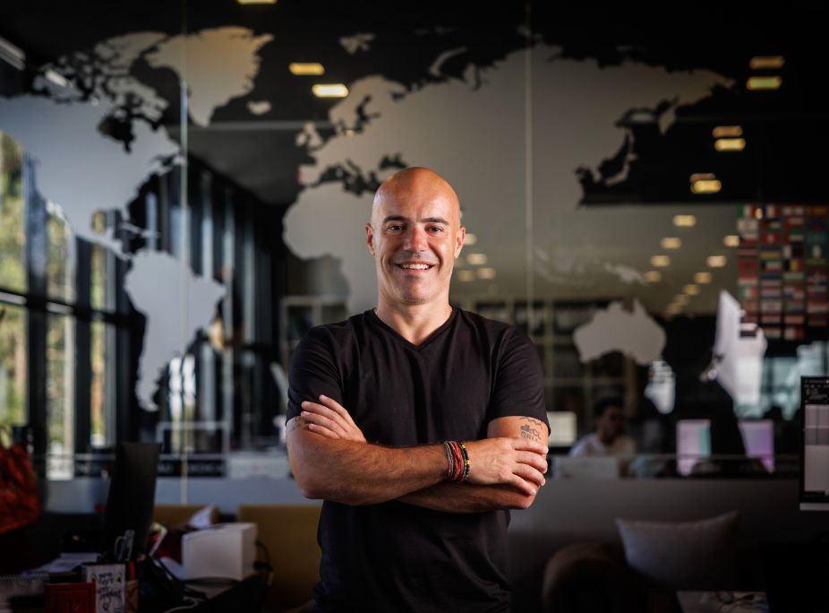 Celso Lascasas en las oficinas de Laskasas.