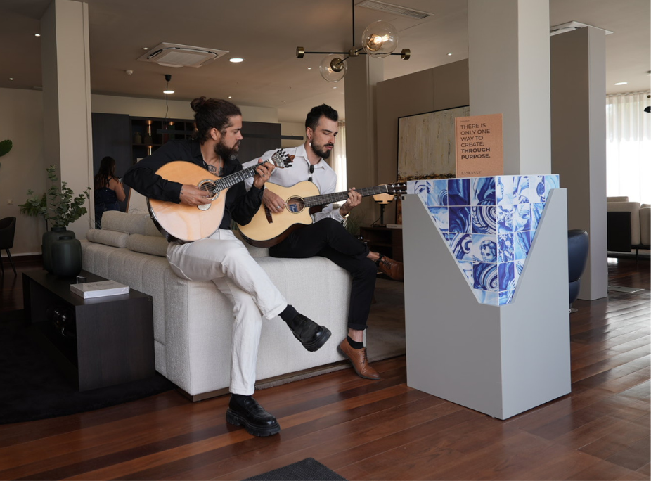 Evento da nova coleo na loja laskasas estoril - Luis Capito e Leonardo Pisco - Musica ao vivo - Guitarra Portuguesa e Clssica