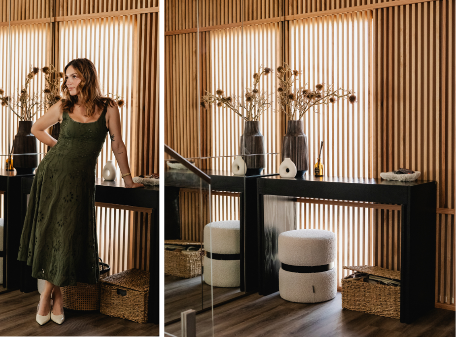 Hall de entrada na casa de mafalda Castro, equipado pela Laskasas com consola, puff e acessórios decorativos.